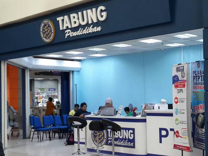 Pelajar IPTA dari keluarga miskin terima pendidikan percuma PTPTN
