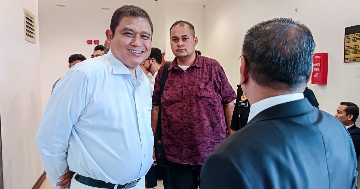 Bekas Timbalan YDP Dewan Negara didakwa 20 pertuduhan rasuah
