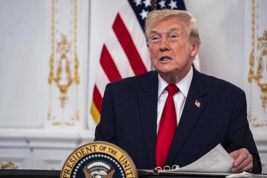 特朗普：很快将开始“登陆”委内瑞拉打击贩毒